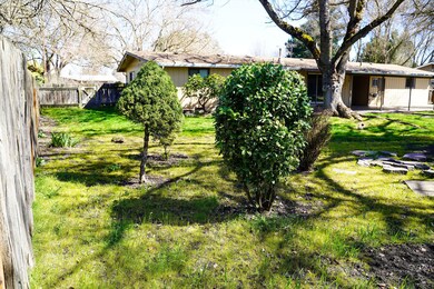 920 S 4th St unit 3, Central Point, OR 97502 - photo 5