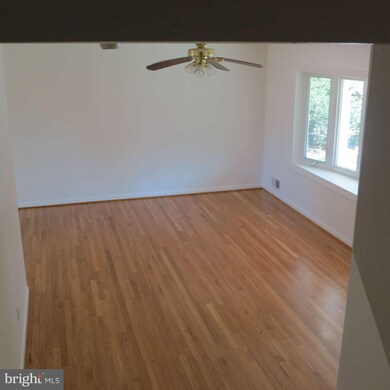 4219 Landgreen St, Rockville, MD 20853 - photo 3