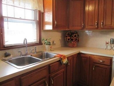 48 Lehigh St, Ludlow, MA 01056 - photo 3