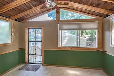 1556 8th Ave SE, Cedar Rapids, IA 52403 - photo 4