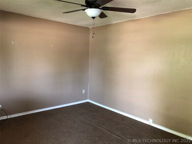 1212 S A St, Skiatook, OK 74070 - photo 3