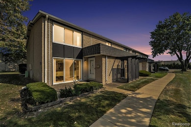 8691 Kennedy Cir, Warren, MI 48093 - photo 2