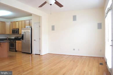 25307 Gothic Square, Chantilly, VA 20152 - photo 4