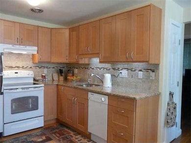 62 Carey Ave unit 5, Watertown, MA 02472 - photo 4