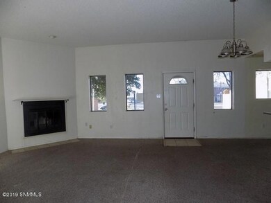 1308 Adams Ave unit A, Alamogordo, NM 88310 - photo 4