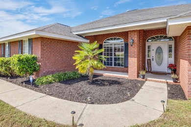 419 Triton St, Crestview, FL 32536 - photo 2