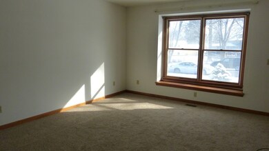 337 Monroe St unit 4, Oswego, IL 60543 - photo 2