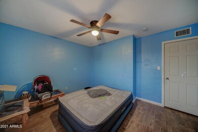 10504 E Boulder Dr-7