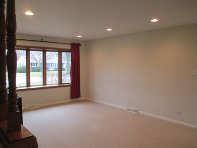 2202 Martin Ln, Rolling Meadows, IL 60008 - photo 2