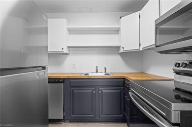 3812 Country Club Rd unit D, Winston Salem, NC 27104 - photo 7