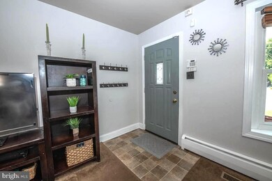 209 Springfield Ave, Folsom, PA 19033 - photo 3