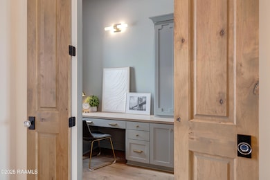 301 Abercrombie-7