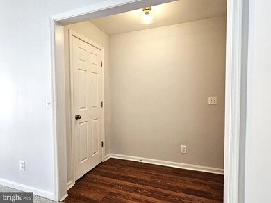 1123 Huntmaster Terrace NE unit 301, Leesburg, VA 20176 - photo 5