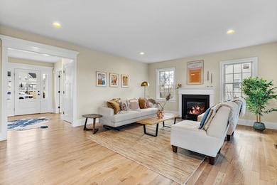 37 Lantern Ln, Braintree, MA 02184 - photo 4