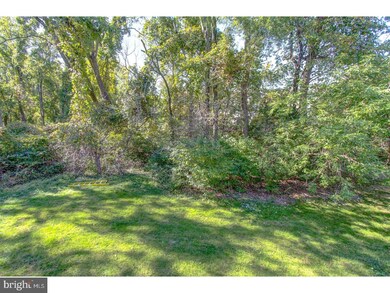 2492 Hillendale Dr, Norristown, PA 19403 - photo 6