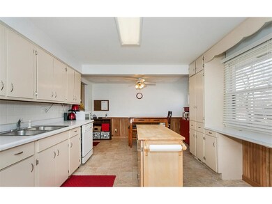 Kitchen/Dining Combo