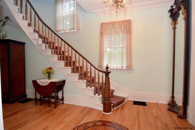 39 Franklin St, Saratoga Springs, NY 12866 - photo 7