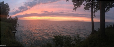 5365 E Lake Rd, Sheffield Lake, OH 44054 - photo 3