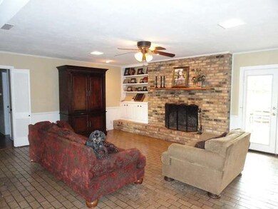 1623 Kensington Dr, Tyler, TX 75703 - photo 2