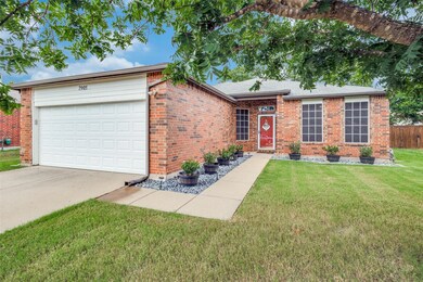 7905 Swan Park Dr, Denton, TX 76210 - photo 2