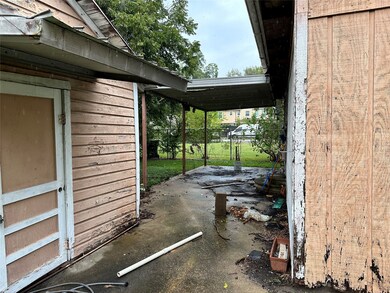 9509 Shoreham St, Houston, TX 77093 - photo 3