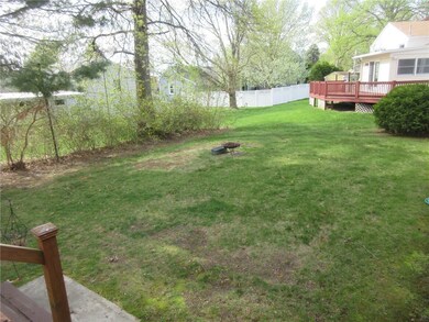 11 Cortland Ln, Cranston, RI 02920 - photo 2