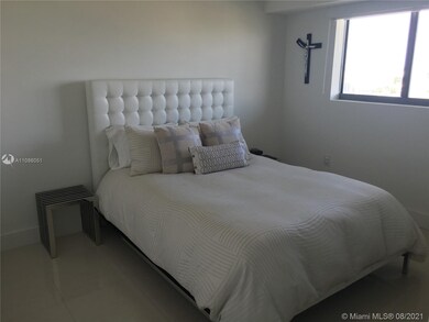 Icon Bay unit 2006, Miami, FL 33137 - photo 4