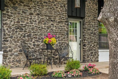 201 Cooper Dr, Hurst, TX 76053 - photo 3