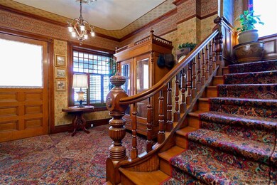 52 Franklin St, Saratoga Springs, NY 12866 - photo 4