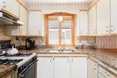 14 Kentland Ave, Providence, RI 02904 - photo 5