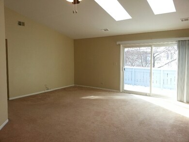 1514 Commodore Ln unit 2, Schaumburg, IL 60193 - photo 2