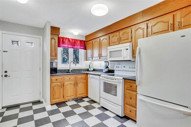 14 Kimberly Dr, Merrimack, NH 03054 - photo 2