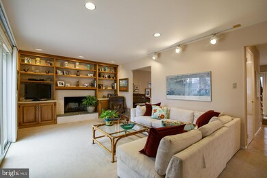 14872 Dufief Dr, North Potomac, MD 20878 - photo 4