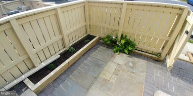 9304 Jarrett Ct, Montgomery Village, MD 20886 - photo 3