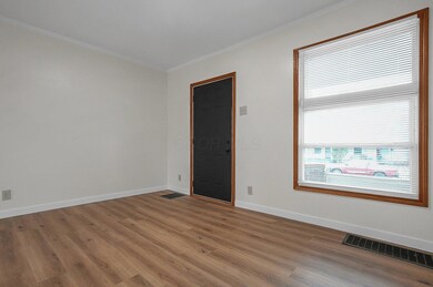 7-web-or-mls-472-e-hinman-ave