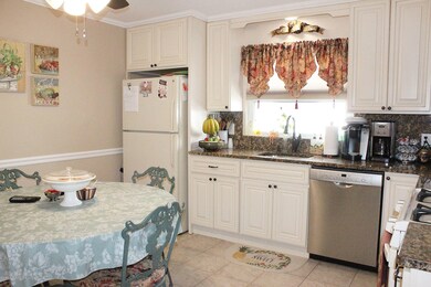 61 Hooper Ave, Staten Island, NY 10306 - photo 6