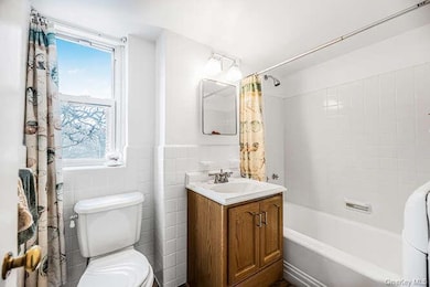 Garth Woods unit E5I, Scarsdale, NY 10583 - photo 5