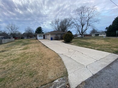 313 Rosemary Ln, Shelbyville, TN 37160 - photo 4