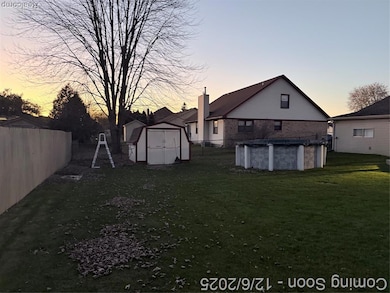 26384 Mapleridge Dr, Chesterfield, MI 48051 - photo 2