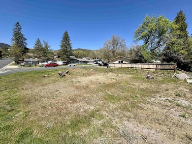 802 Scenic Ct, Yreka, CA 96097 - photo 3