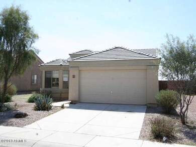 023-252940 front right