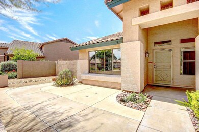 6942 W Villa Chula-Front Patio