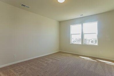 011-photo-bedroom-11006495