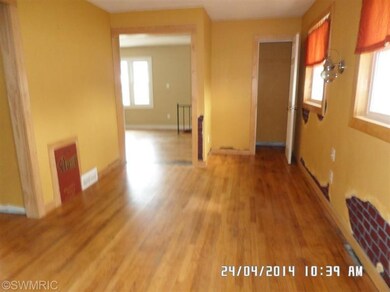 215 Locust St W, Three Oaks, MI 49128 - photo 6