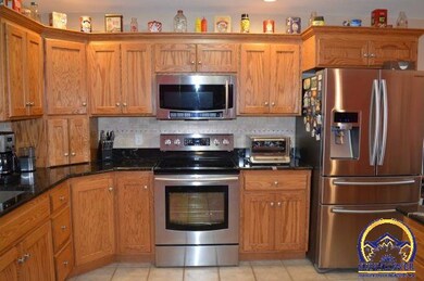 4225 SW Misty Harbor Ave, Topeka, KS 66610 - photo 4