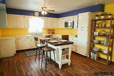 571 N 3rd St, Tecumseh, NE 68450 - photo 6