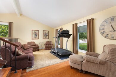 1581 N Columbia St, Naperville, IL 60563 - photo 4