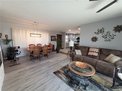 16780 Green Tree Blvd unit 4, Victorville, CA 92395 - photo 6