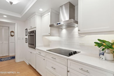 Beautifully Renovated Kitchen!