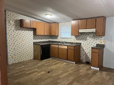 15182 Paradise Cove Dr, Willis, TX 77318 - photo 5